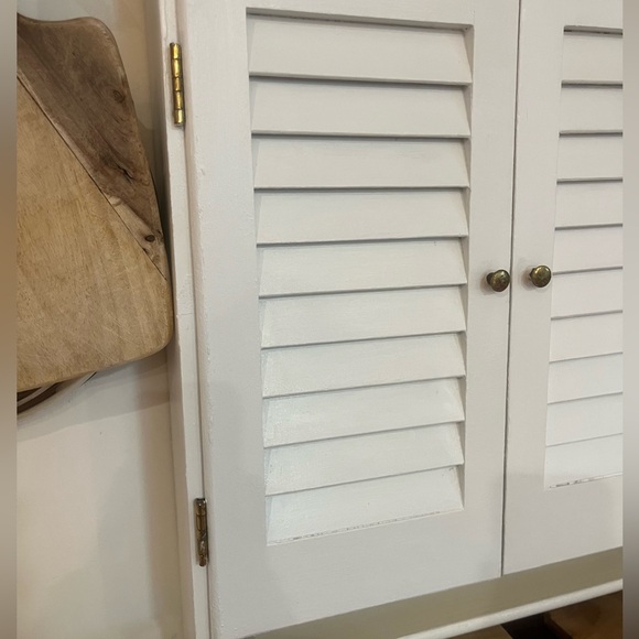 Vintage Wall Mount Spice Rack w Brass Hardware - Picture 10 of 15